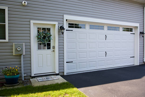 24/7 Emergency Garage Door Panel Replacement experts in Waymart, PA